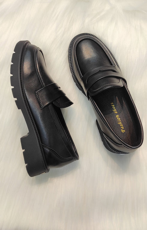 Round Toe Chunky Loafer